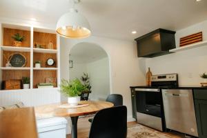 Φωτογραφία από το άλμπουμ του Back Country on 8 Acre - Stream, Pond & Animals σε Liverpool +18 φωτογραφίες