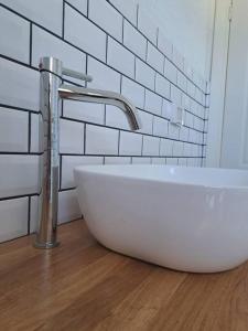 Et badeværelse på וילה אקרופוליס Villa Acropolis + 28 billeder