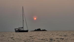 Gallery image of Pirate & Captain's Sailboat in Kampong Lalang