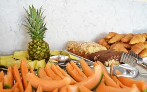Makanan di atau berdekatan hotel