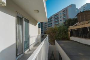 En balkon eller terrasse på Lovely apartment by the sea. MF1