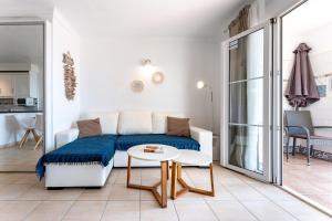 Część wypoczynkowa w obiekcie Sea Front Beach House Macarena A