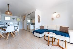 Kuchnia lub aneks kuchenny w obiekcie Sea Front Beach House Macarena A