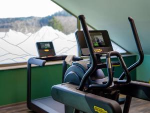 ibis Styles Bad Reichenhall的健身中心和/或健身设施