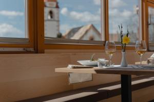 Restoran või mõni muu söögikoht majutusasutuses Drei Birken