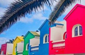 Zdjęcie z galerii obiektu Galera Beach Boutique Art Villas with Private Pools, Free Wifi & BBQ, Corralejo by Amazzzing Travel w Corralejo
