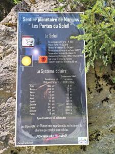 En logo, et sertifikat eller et firmaskilt på Appartement plus Pool, Morgins, Portes du Soleil