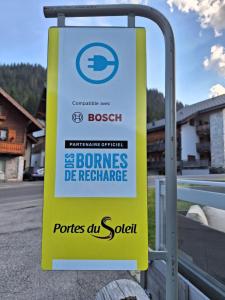 En logo, et sertifikat eller et firmaskilt på Appartement plus Pool, Morgins, Portes du Soleil