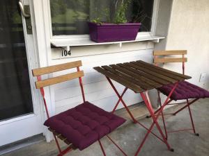 En balkong eller terrasse på Appartement plus Pool, Morgins, Portes du Soleil