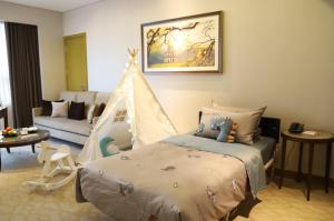Giường trong phòng chung tại Melia Hanoi