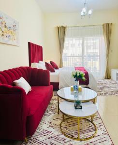 Posezení v ubytování Luxurious living in Jumeirah Village Circle, Dubai + 37 fotografií