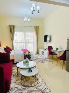 Posezení v ubytování Luxurious living in Jumeirah Village Circle, Dubai