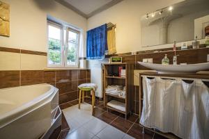 Bilik mandi di Ferienwohnung Sommer Bad Reichenhall +27 gambar