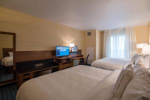 Postel nebo postele na pokoji v ubytování Fairfield Inn & Suites by Marriott Provo Orem