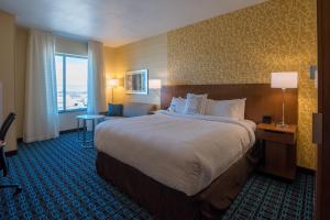 Postel nebo postele na pokoji v ubytování Fairfield Inn & Suites by Marriott Provo Orem