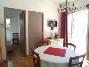 Letto o letti in una camera di Mes deux Gîtes de l'Ocre