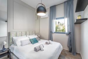 Letto o letti in una camera di Luxury 2BR with Nice View - Next King David Hotel
