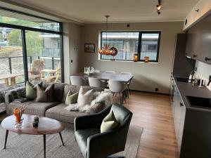 Posezení v ubytování Spacious and modern apartment in the heart of Geilo, perfect year round!
