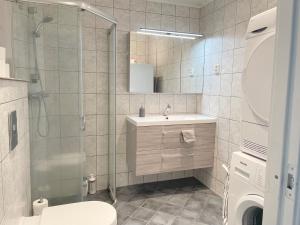 Et badeværelse på Ålesund City Center - Modern 80-m2 flat with 3 bedrooms
