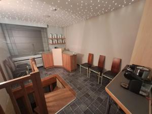 Dapur atau dapur kecil di BeautyD Familie- of gezinskamer JUNIOR-SUITE centrum Gullegem