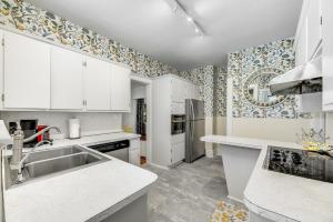 Gambar di galeri bagi Noi Nest Home + Pool + Suites di Melbourne