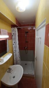 Ένα μπάνιο στο Hôtel Le Pommeil