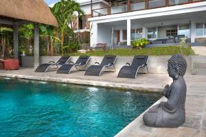 Piscina di Twakila Sunset Suites o nelle vicinanze