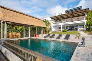 Piscina di Twakila Sunset Suites o nelle vicinanze