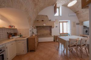Kuchnia lub aneks kuchenny w obiekcie Casa a Santa Maria di Leuca