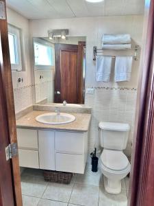 Vannituba majutusasutuses Stanza Mare B-201, Beach Front Bavaro,,Best View, Fully Equipped, Private Beach, 3-R 3-B, Bavaro, Punta Cana