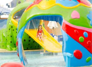 Φωτογραφία από το άλμπουμ του Swiss Inn Teda Hotel & Aqua Park σε Αΐν Σούχνα