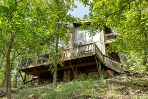 Κήπος έξω από το Osage Beach Home Deck, Pool Access