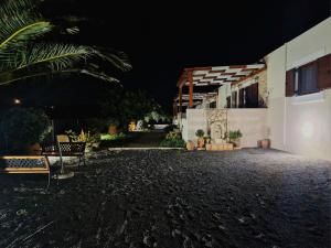 Afbeelding uit fotogalerij van Olivar Suites in Palekastron