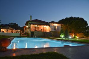 The swimming pool at or close to Dimeon Villa