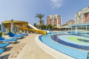 Piscina a Lovely Flat with Shared Pools in Alanya o a prop