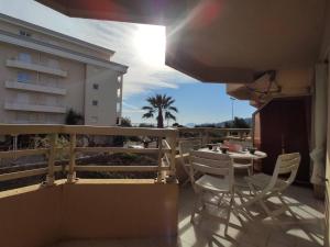Balkón nebo terasa v ubytování Appartement 2 pièces avec terrasse à 100m de la plage - Parking privé, Antibes - FR-1-252-155