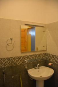 Koupelna v ubytování Bismillah Apartments, Kala Bagh by LMC