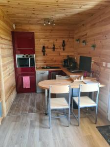 Kuchyň nebo kuchyňský kout v ubytování AUBRAC Spa