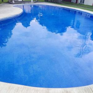Swimming pool sa o malapit sa Casa de descanso
