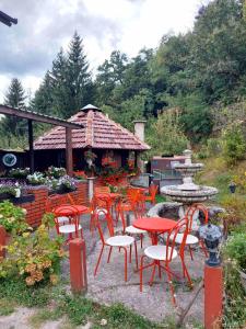 Κήπος έξω από το 33 Lipe