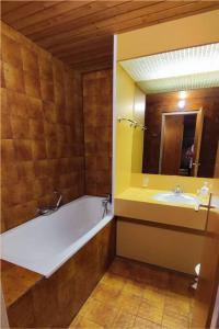 A bathroom at Maso Corto Intero Appartamento