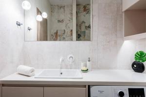 Ένα μπάνιο στο Euphoria Luxury Apartment