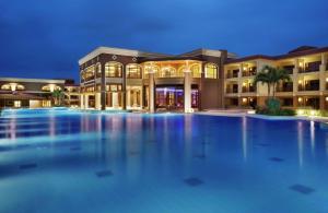 Hilton Alexandria King's Ranch Hotel内部或周边的泳池