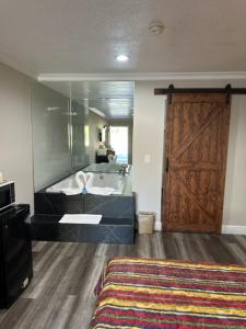 Galeriebild der Unterkunft Chino Motel in Chino + 27 Fotos