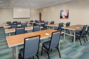 Konferenční prostory v ubytování Home2 Suites By Hilton Columbus Polaris + 33 fotografií