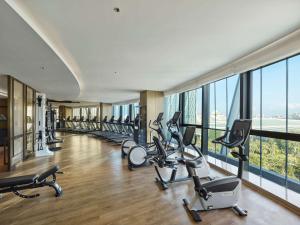 Fitness centrum a/nebo fitness zařízení v ubytování Hilton Hainan Ocean Flower Island