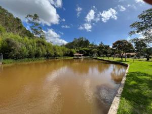 Gallery image of Lindo sítio para você e sua família! in Guararema