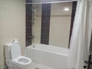 Koupelna v ubytování Best Closed Partition Room in Al Barsha-1 Near MOE Metro