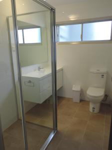 A bathroom at Sussex Shores
