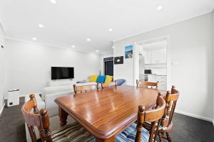 Dapur atau dapur kecil di Apollo Unit 1 - Ground Floor - A Block